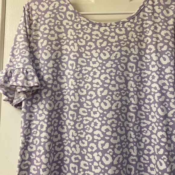 Purple and White ruffle sleeve top. NWT - Picture 2 of 6